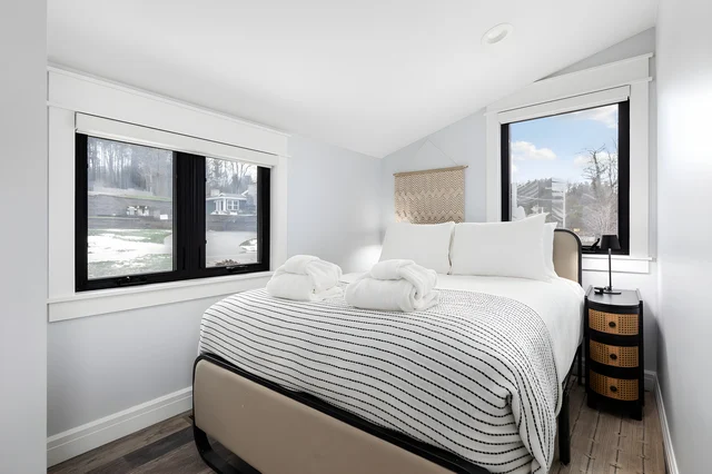 Bedroom 1 image 1
