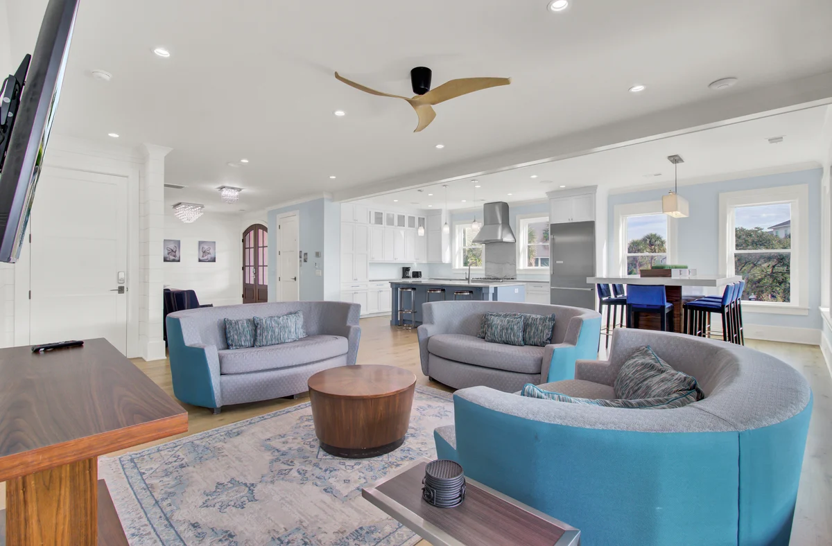 Wander Isle Palms Drift