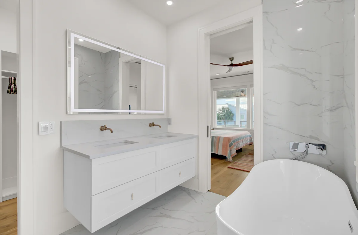 Wander Isle Palms Drift