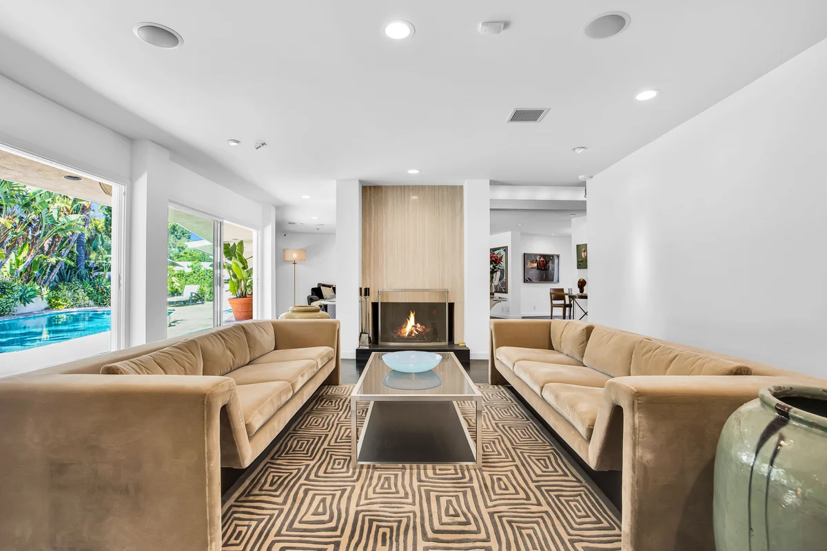 Wander Hollywood Hills Enclave