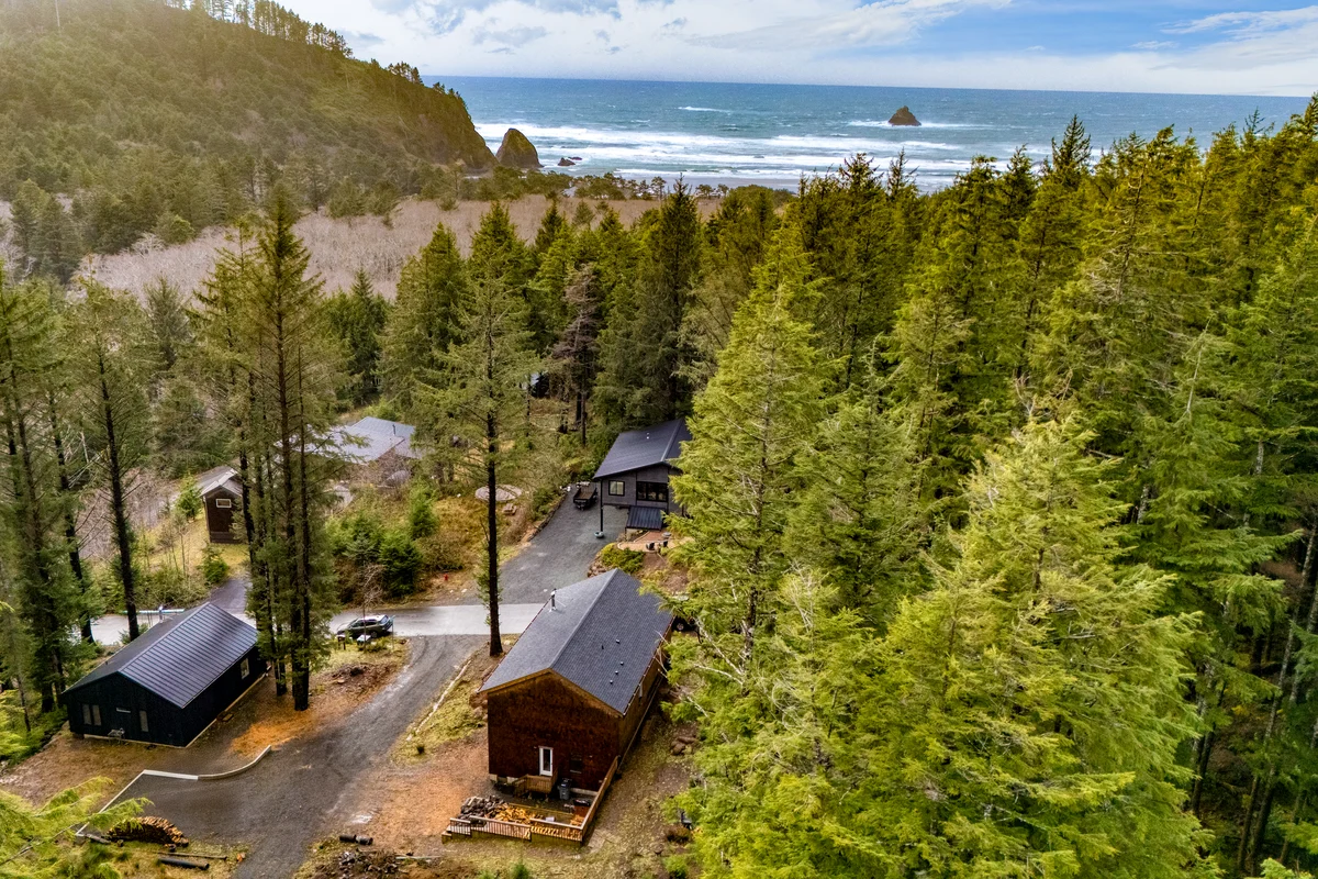 Wander Arch Cape Beach