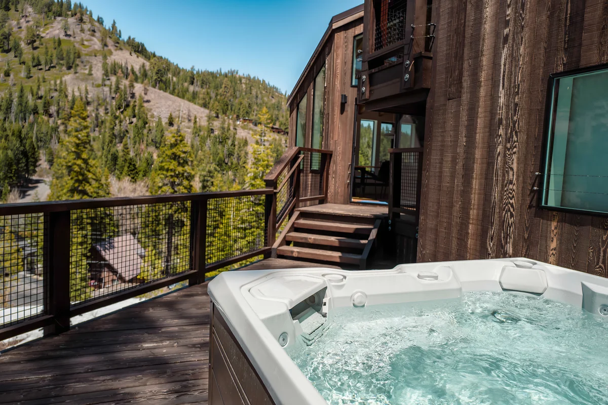 Wander Alpine Peaks Retreat