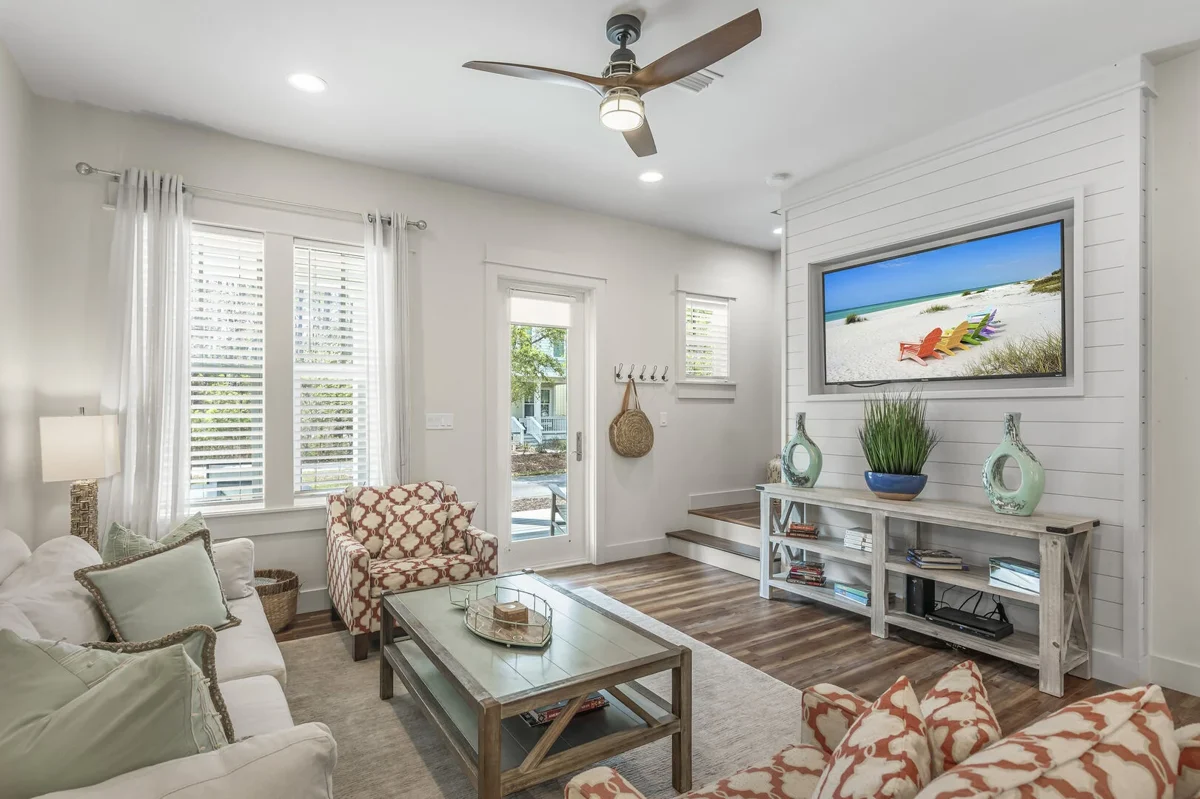 Wander Rosemary Shores #15