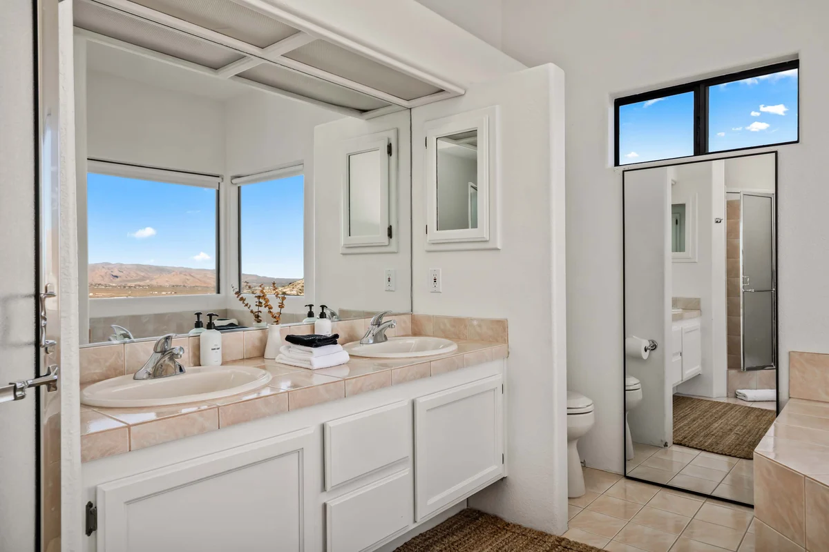 Wander Yucca Valley Horizon