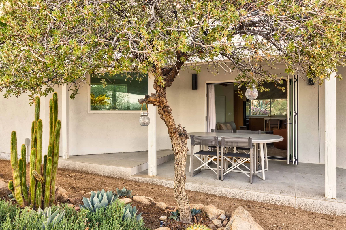 Wander Pioneertown Saloon