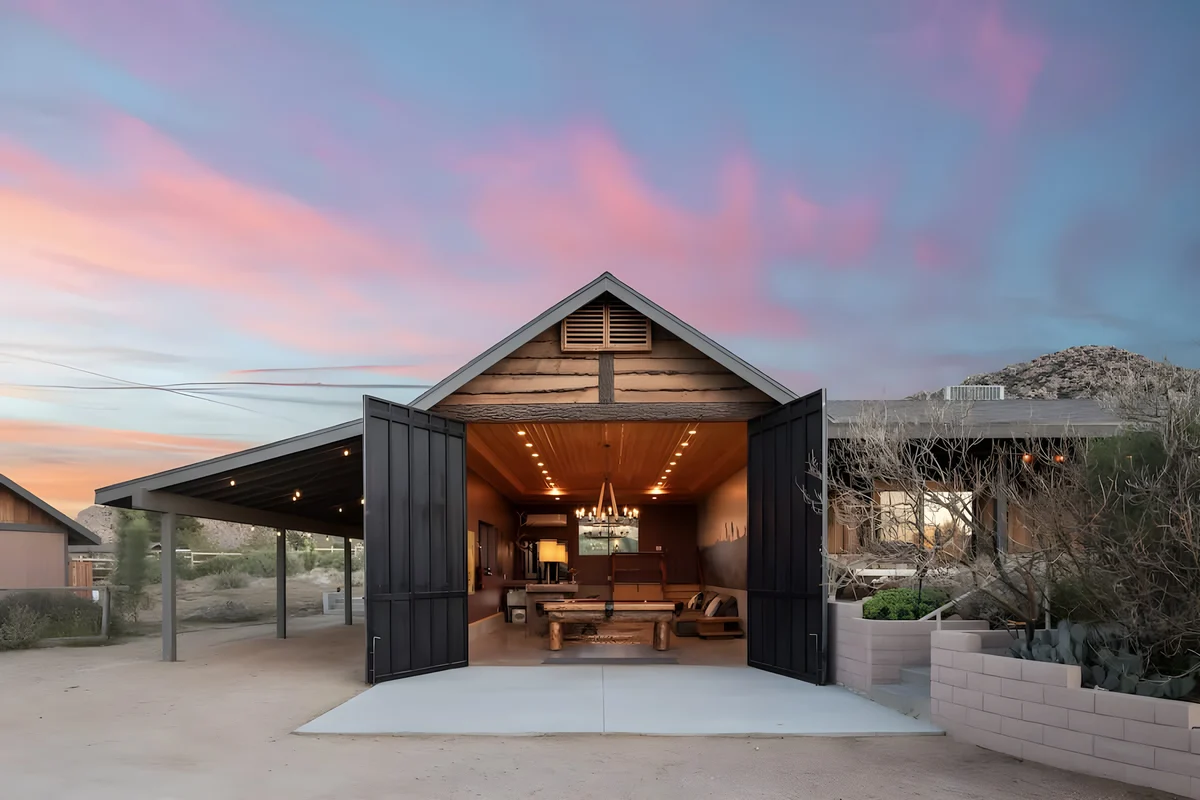 Wander Pioneertown Outpost