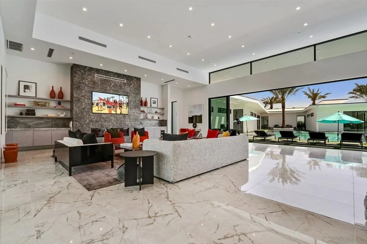 Wander Indio Palms Oasis