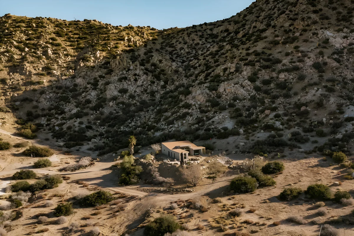 Wander Pioneertown Vista