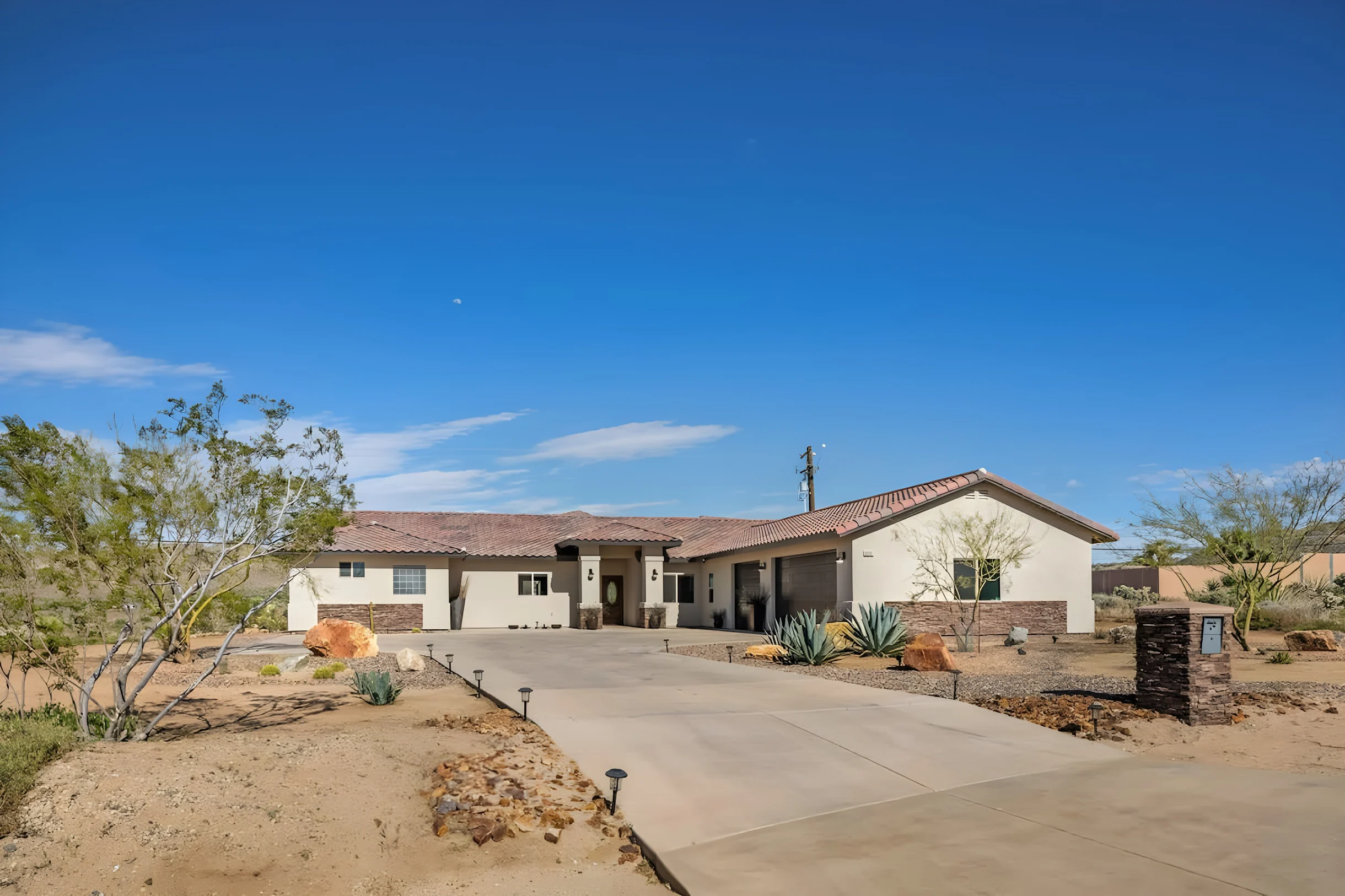 Wander Yucca Valley Summit