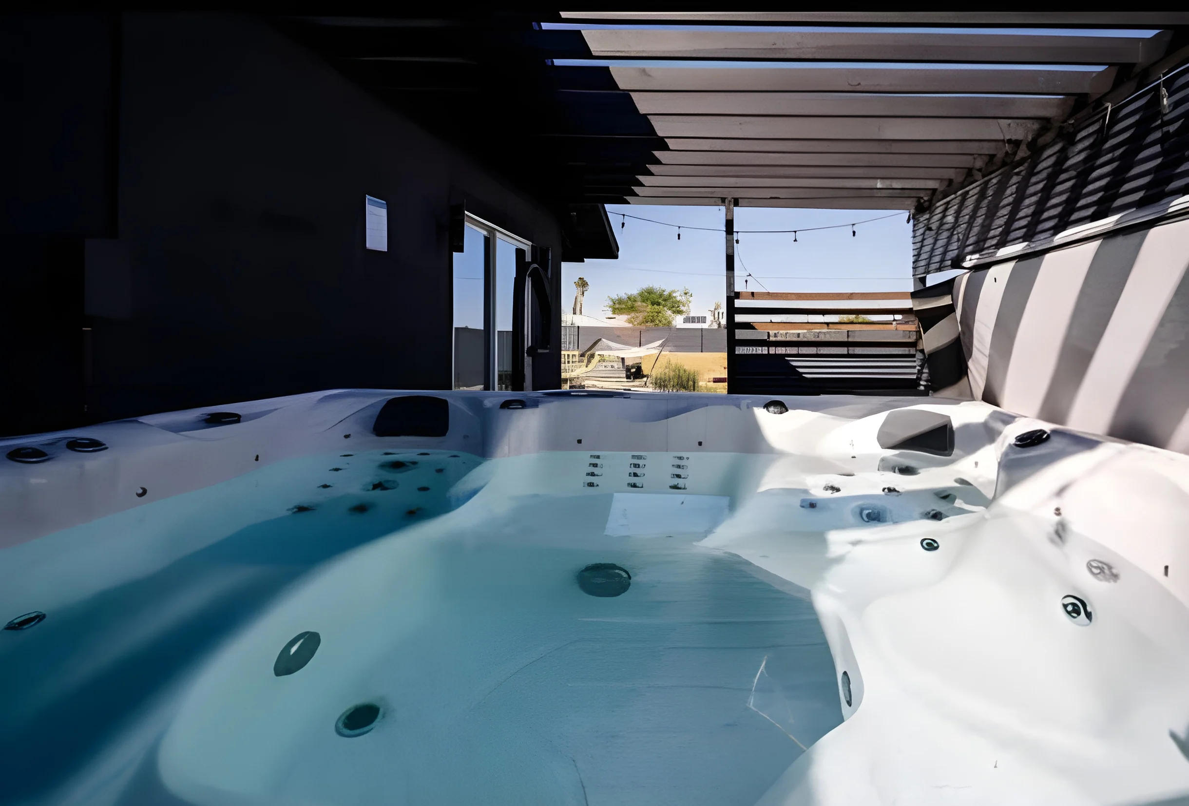 Wander Yucca Valley Ember #22