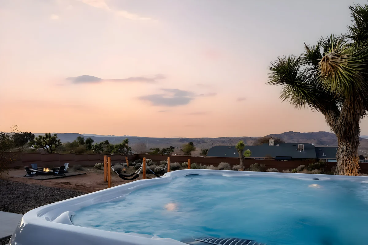 Wander Joshua Tree Monoliths