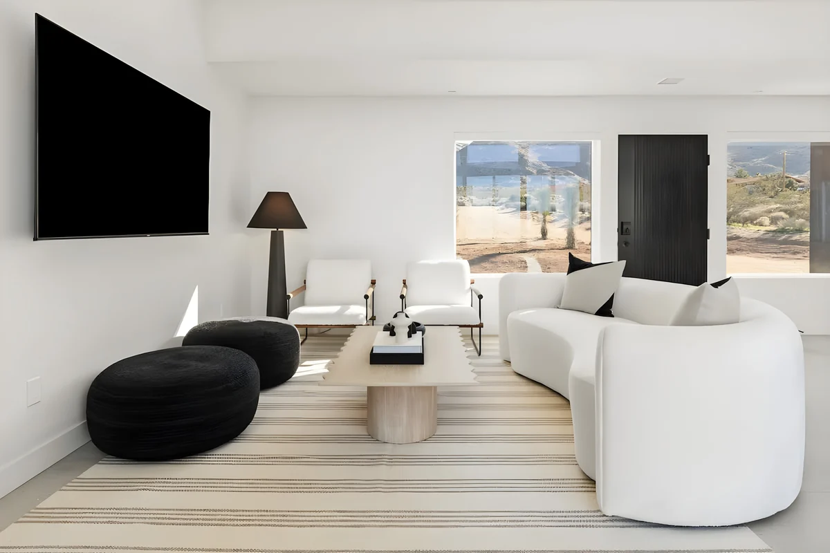 Wander Joshua Tree Monoliths