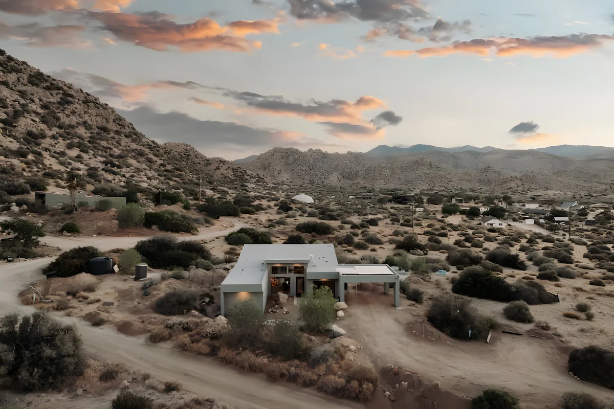Home in Pioneertown property photo 2