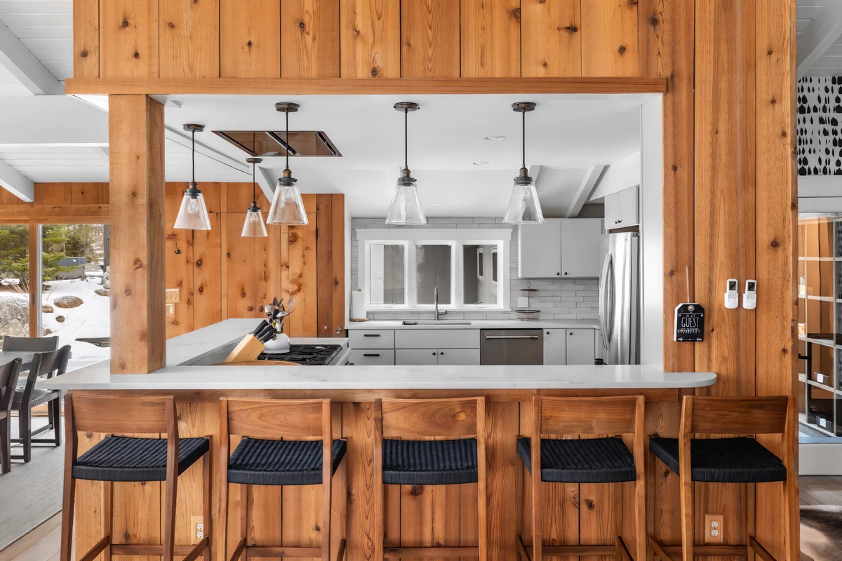 Wander Stratton Summit