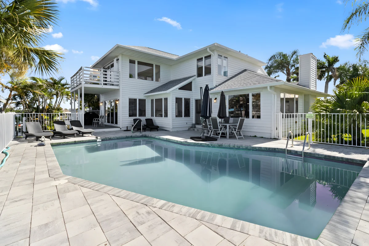 Home in Cape Coral property photo 2