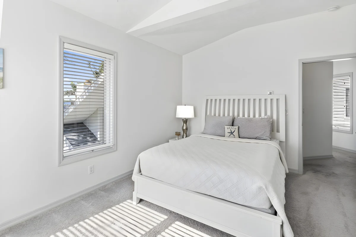 Bedroom 3 image 1