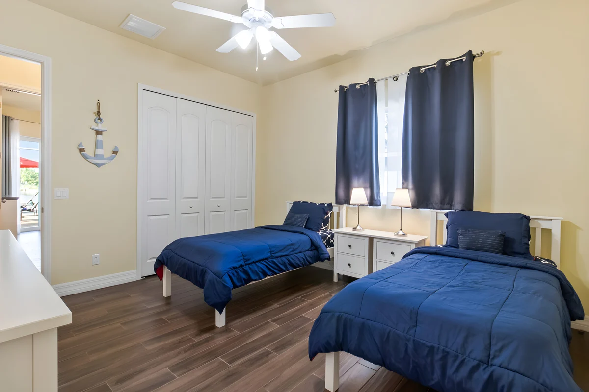 Bedroom 3 image 1