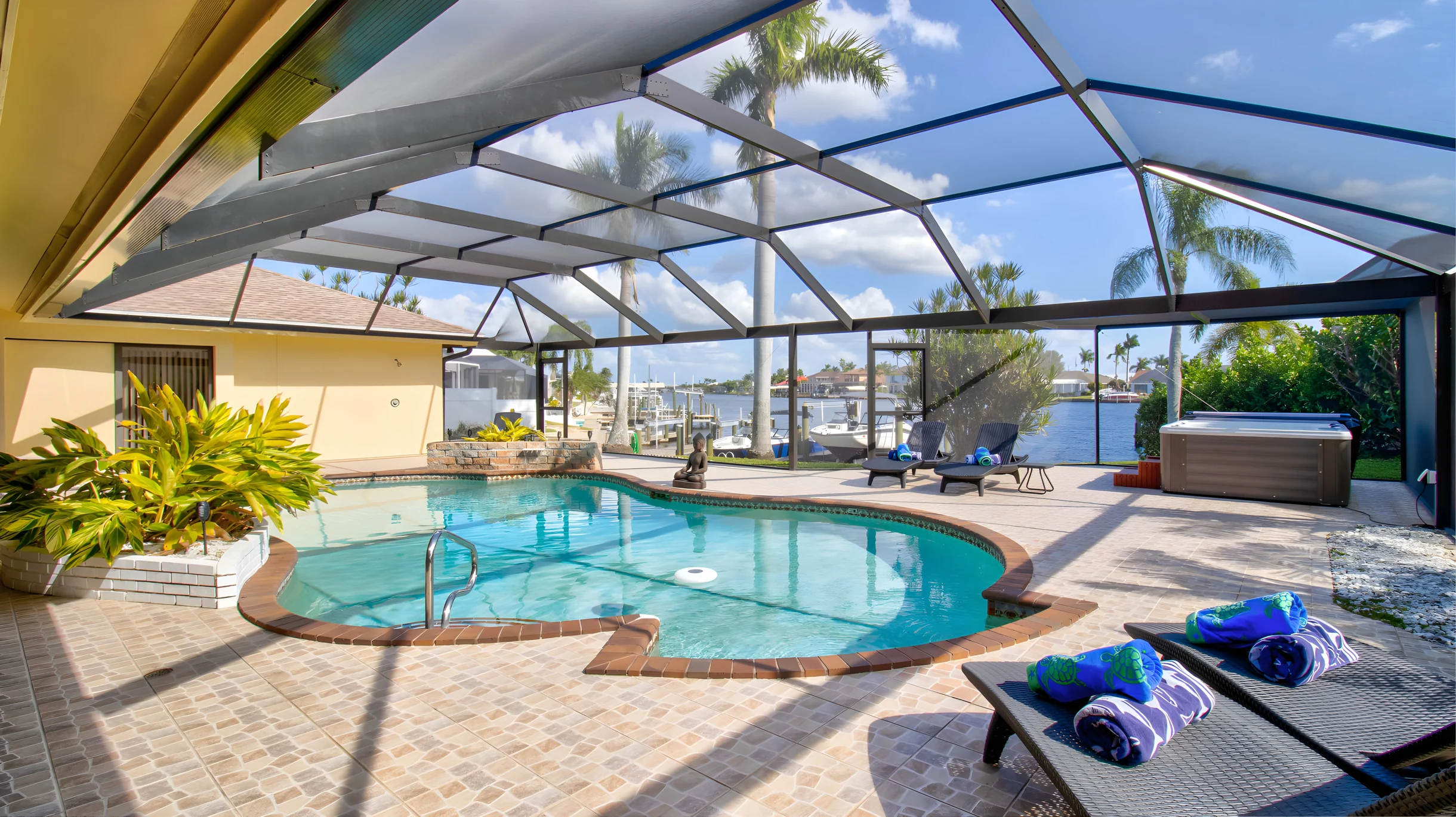Home in Cape Coral property photo 2