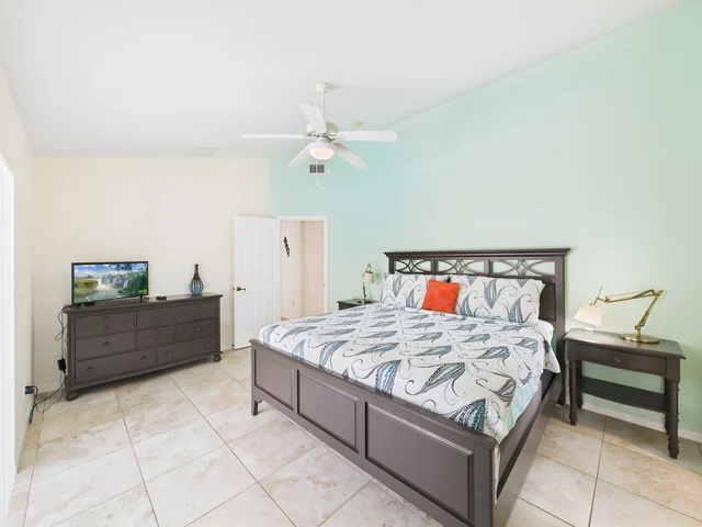 Bedroom 2 image 1