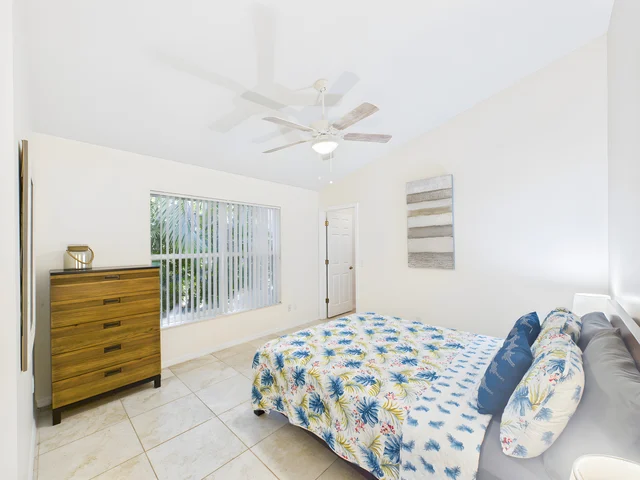 Bedroom 4 image 1