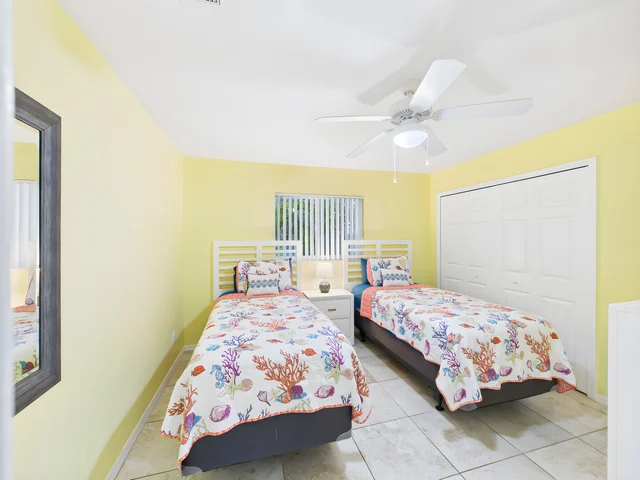 Bedroom 3 image 1