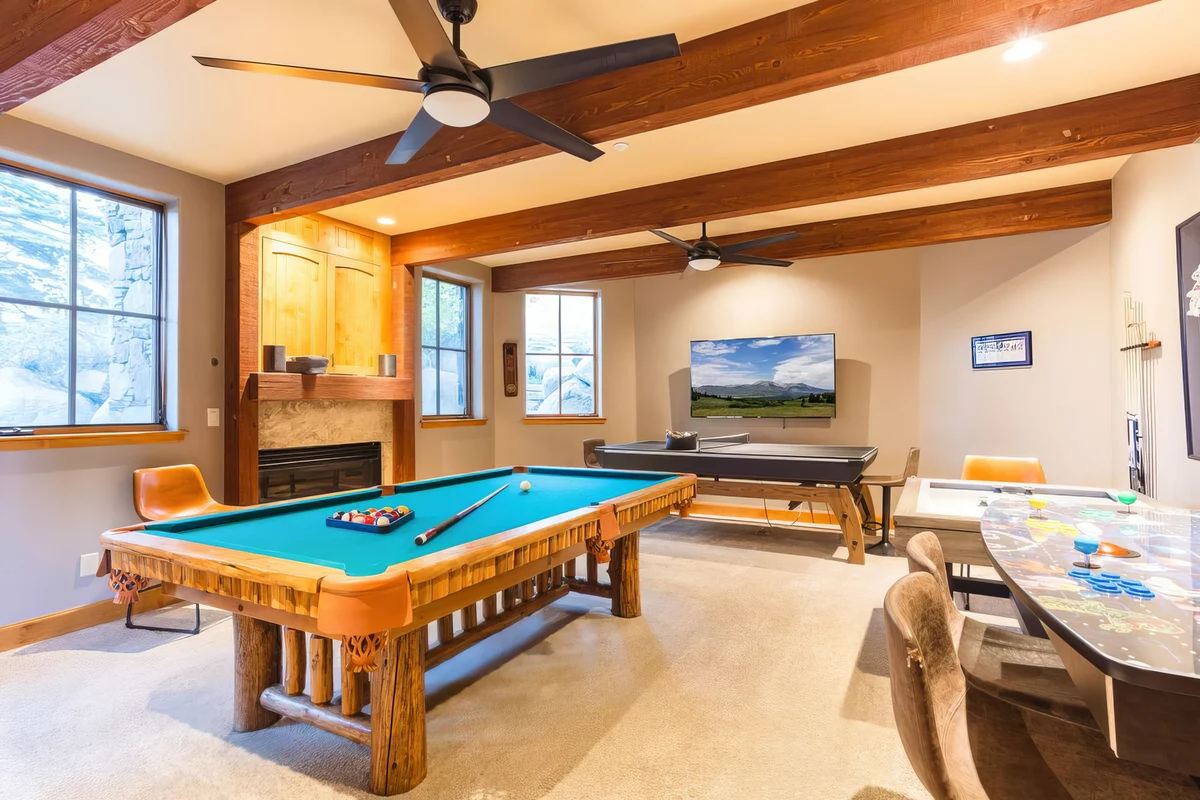 Wander Keystone Mountain