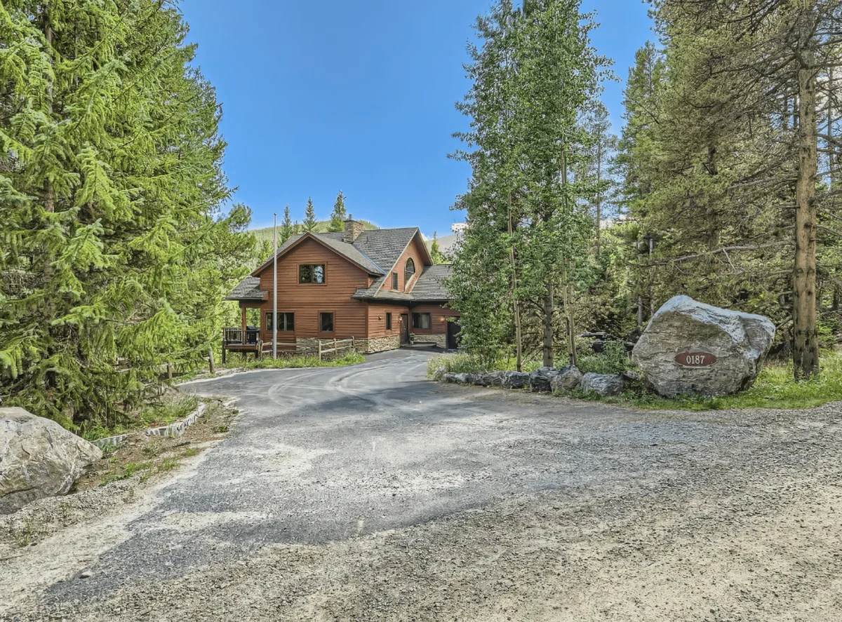 Wander Breckenridge Sanctuary