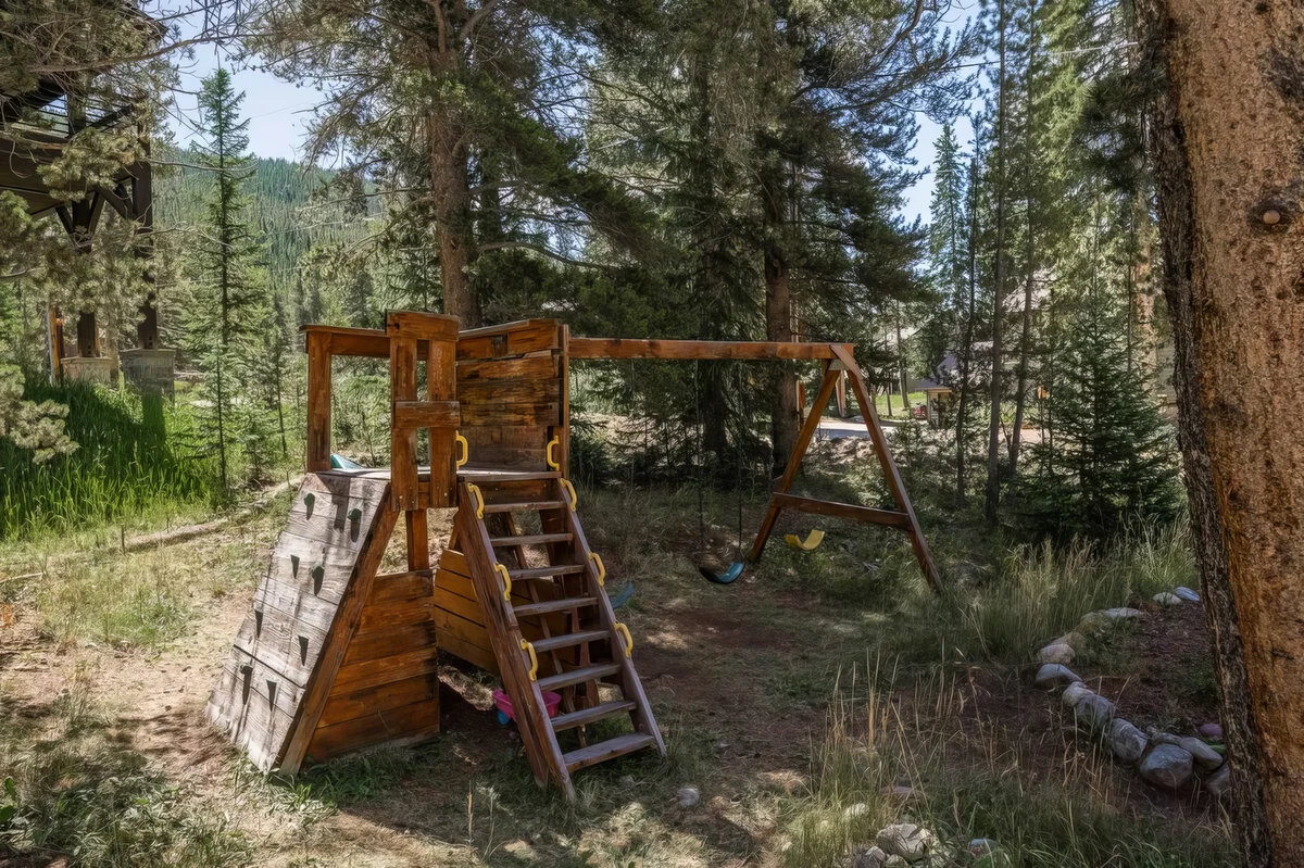 Wander Breckenridge Snowcrest