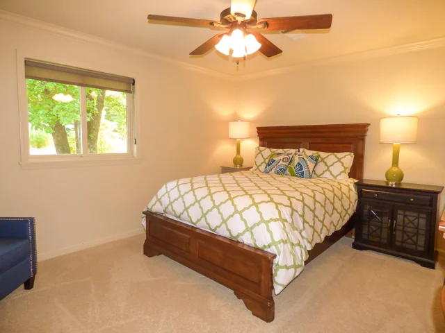 Bedroom 3 image 1