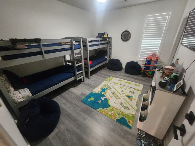 Bedroom 1 image 1