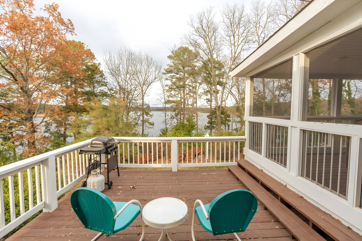 Greers Ferry Lakefront Home & Screened Porch property photo 2