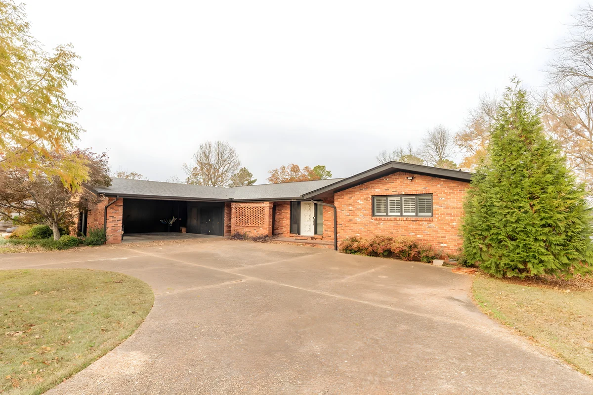 Greers Ferry Lakefront Home & Screened Porch property photo 4