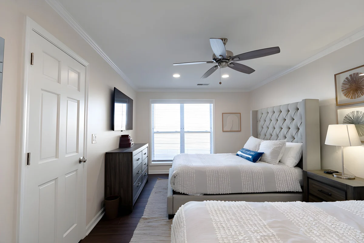 Bedroom 1 image 1