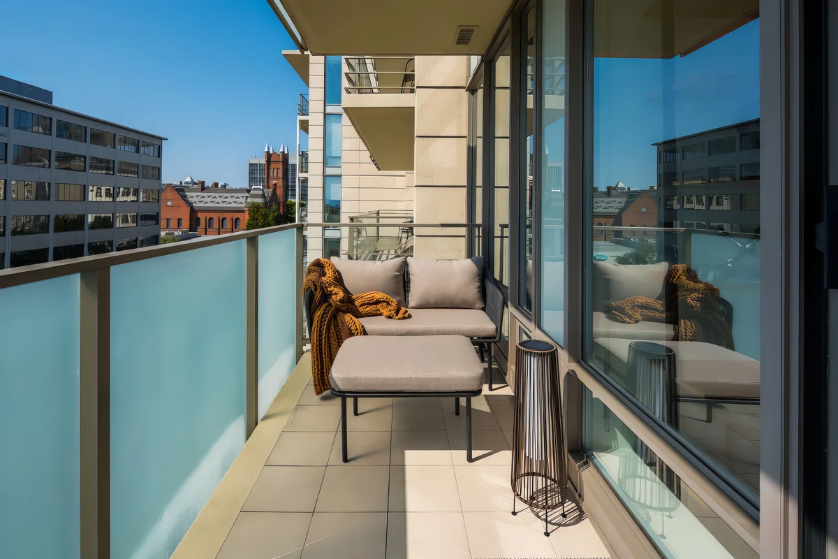 Wander Victoria Crest