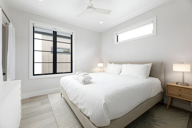 Bedroom 6 image 1