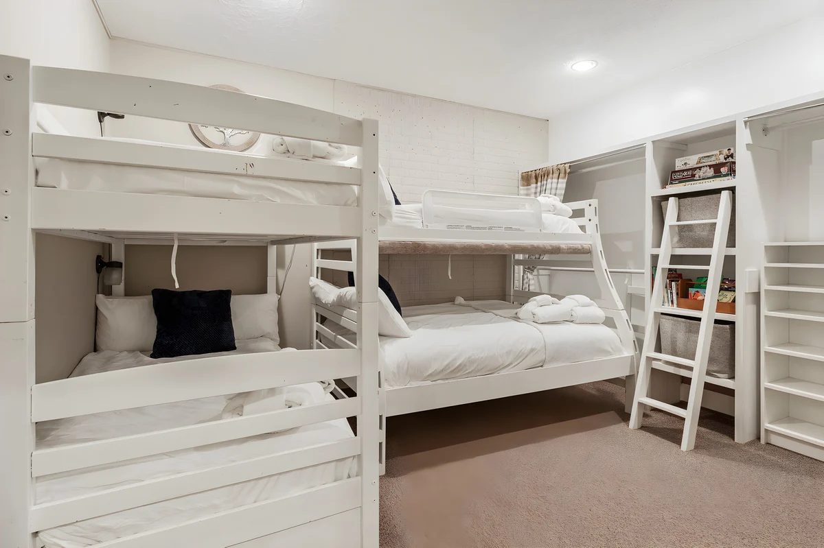 Bedroom 3 image 1