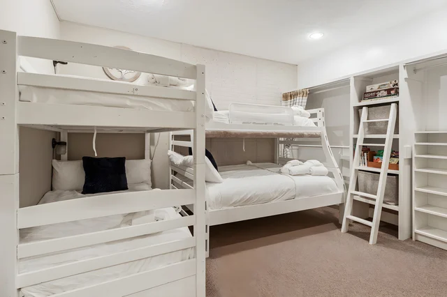 Bedroom 3 image 1