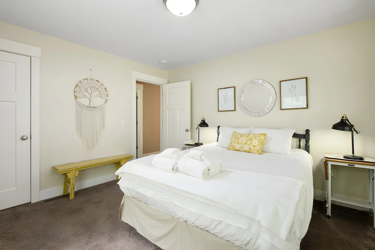 Bedroom 2 image 1