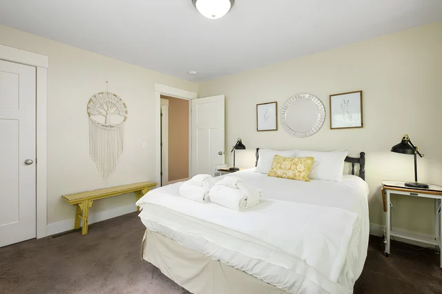 Bedroom 2 image 1