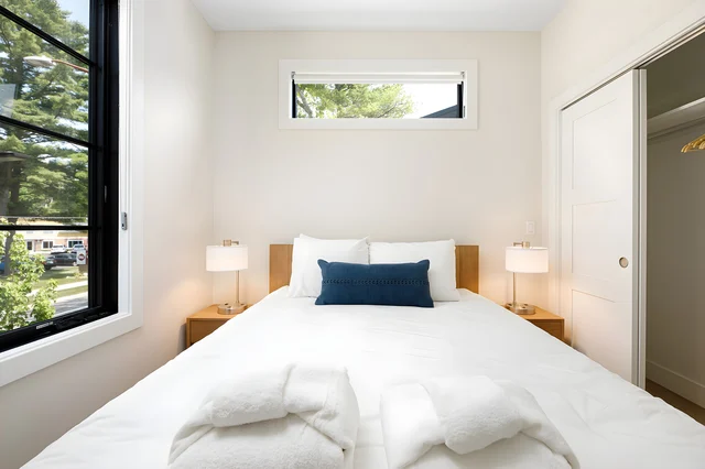 Bedroom 8 image 1
