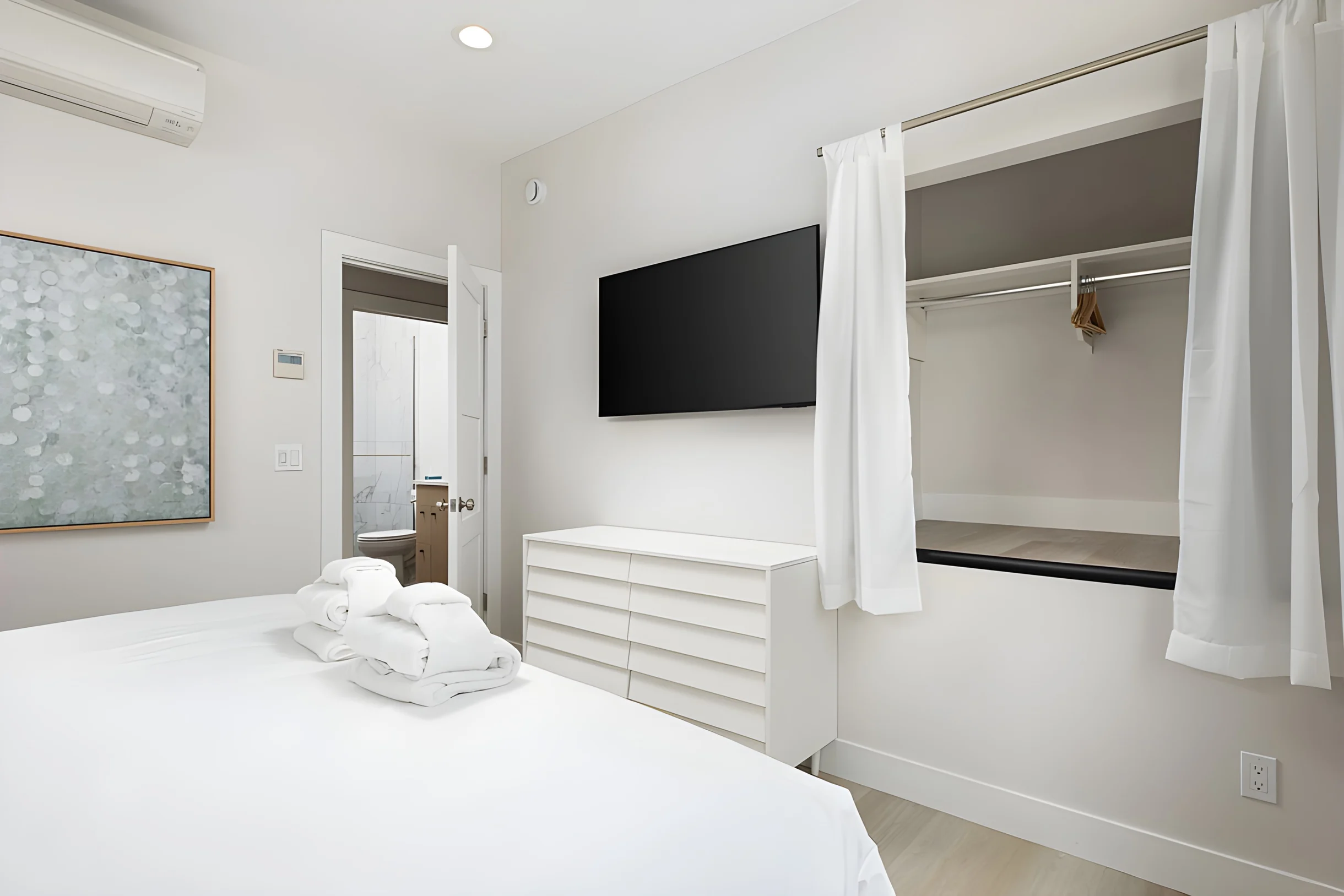 Apartment in Traverse City property photo 4