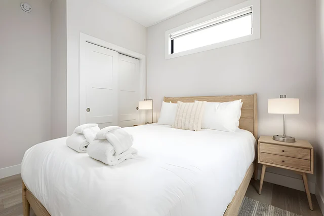 Bedroom 4 image 1