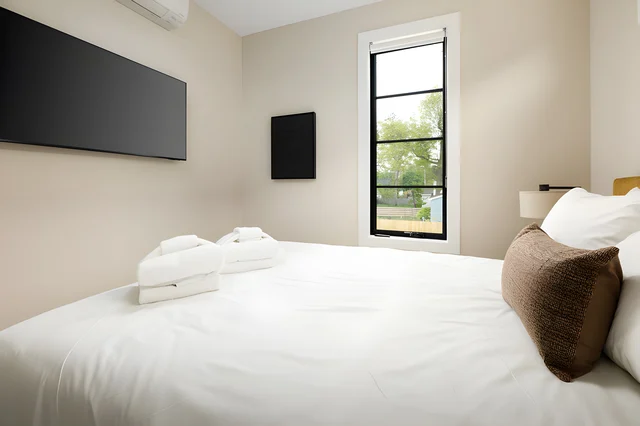 Bedroom 1 image 1