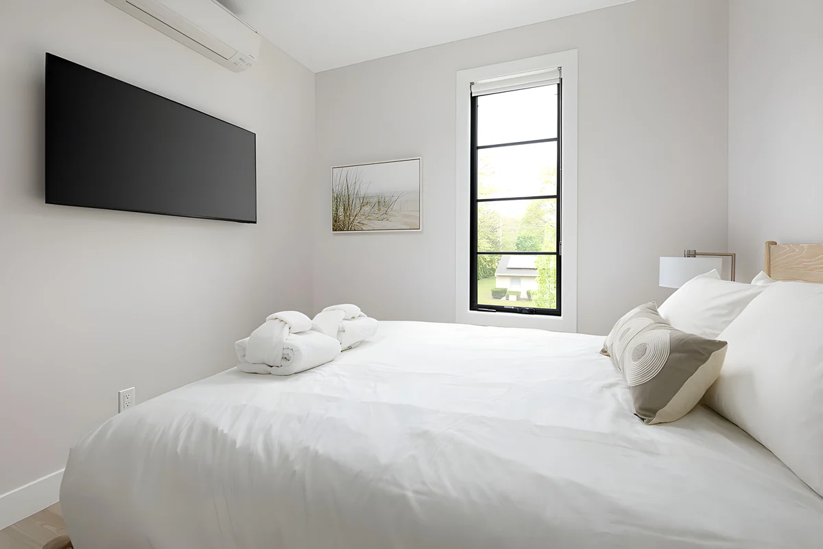 Bedroom 2 image 1