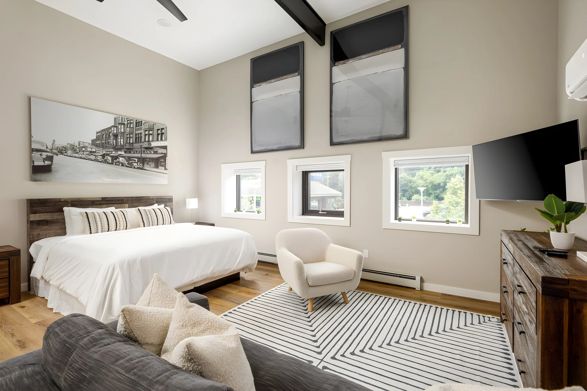 Apartment in Traverse City property photo 3