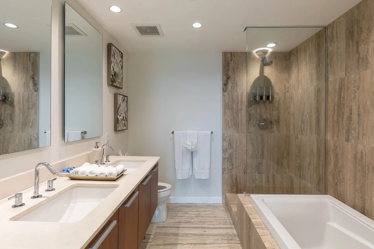 Wander Victoria Wharf