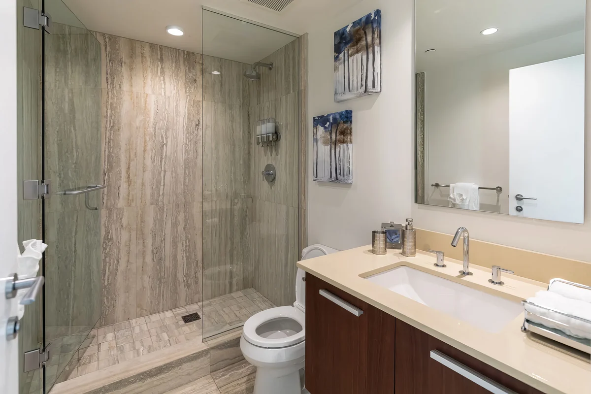 Wander Victoria Wharf