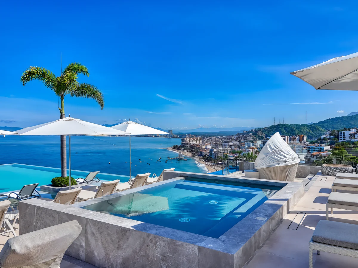 Wander Puerto Vallarta Golden