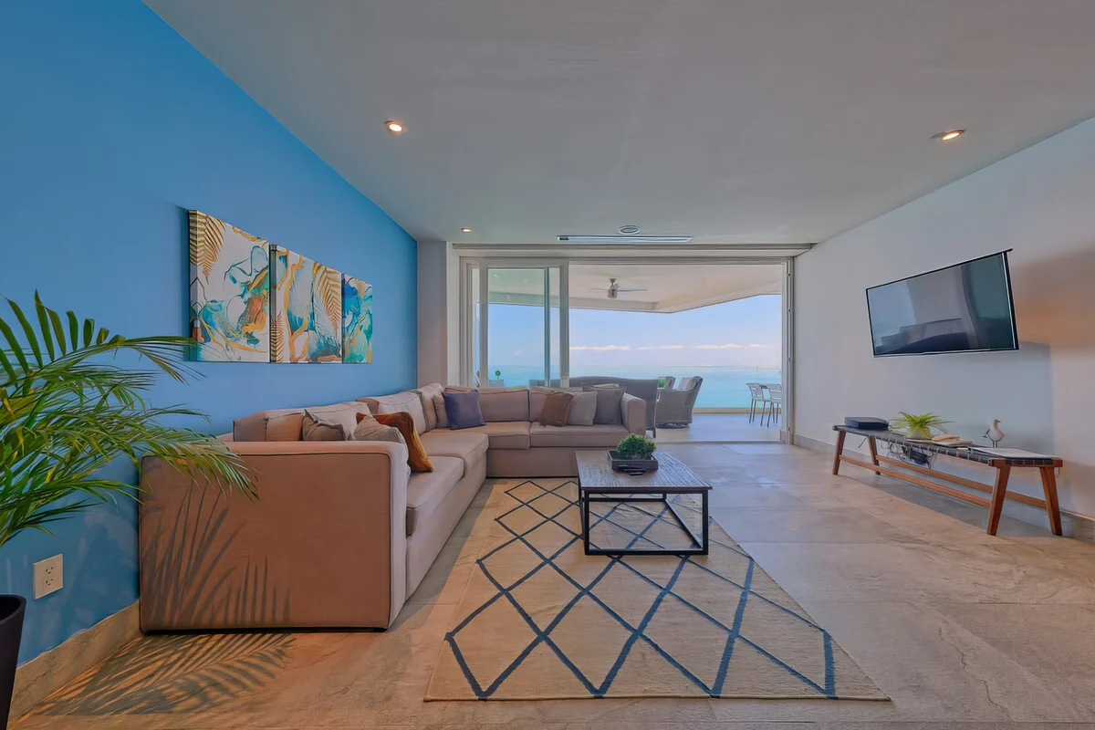 Wander Vallarta Cliffs