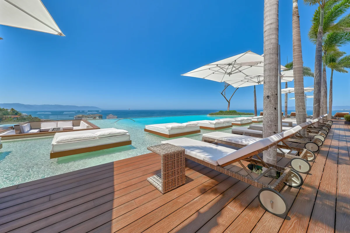 Wander Puerto Vallarta Breeze